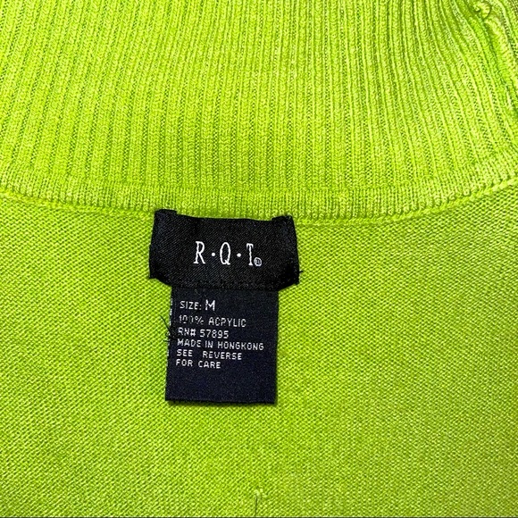 R•Q•T Turtle Neck Sweater - Picture 7 of 7